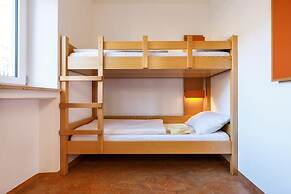 DJH Garmisch- Partenkirchen - Hostel