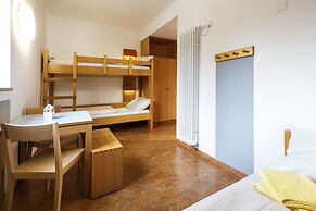 DJH Garmisch- Partenkirchen - Hostel
