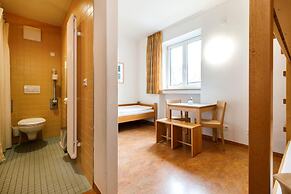 DJH Garmisch- Partenkirchen - Hostel