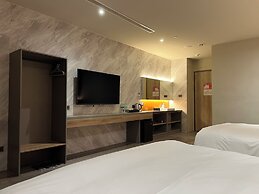 Saint Hostel