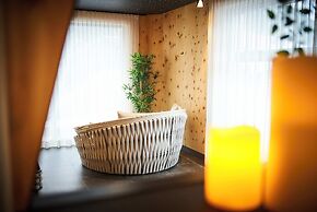 Hotel Astrid inklusive JokerCard, Pool und Liegewiese