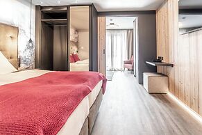 Hotel Astrid inklusive JokerCard, Pool und Liegewiese