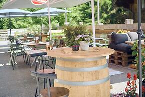 Hotel Astrid inklusive JokerCard, Pool und Liegewiese