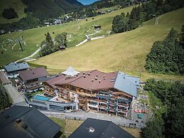 Hotel Astrid inklusive JokerCard, Pool und Liegewiese