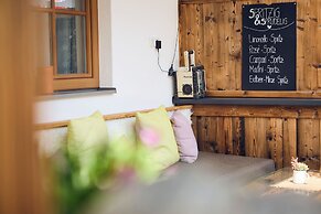 Hotel Astrid inklusive JokerCard, Pool und Liegewiese