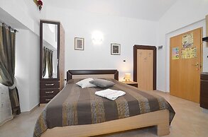 Bella Vista Apartments