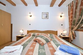 Bella Vista Apartments