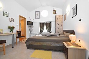 Bella Vista Apartments