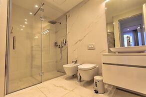 Royal Sealine - Rozino