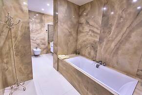 Royal Sealine - Rozino