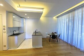 Royal Sealine - Rozino