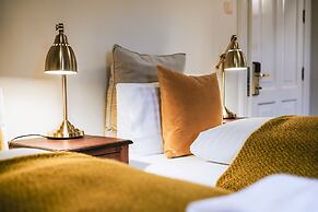 Bankinn - Hotel by Aldan