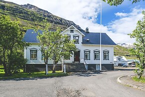 Bankinn - Hotel by Aldan