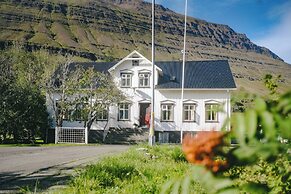 Bankinn - Hotel by Aldan