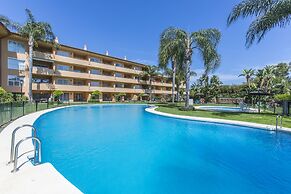 Perfect Location Between Golf and Beach