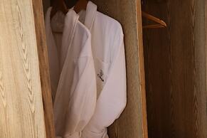 The Twelve Manor•Terraces Lodge