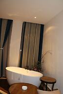 The Twelve Manor•Terraces Lodge