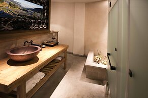 The Twelve Manor•Terraces Lodge