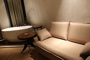 The Twelve Manor•Terraces Lodge