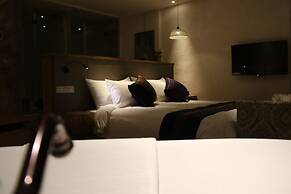 The Twelve Manor•Terraces Lodge