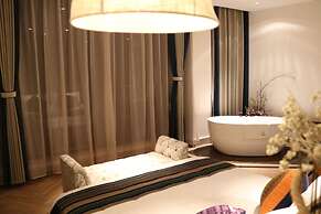 The Twelve Manor•Terraces Lodge