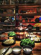 The Twelve Manor•Terraces Lodge