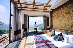 The Twelve Manor•Terraces Lodge