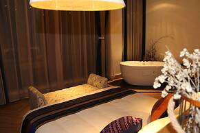 The Twelve Manor•Terraces Lodge