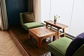 The Twelve Manor•Terraces Lodge