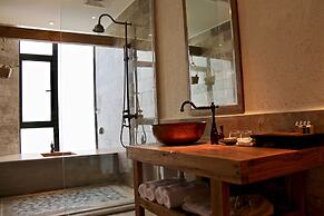 The Twelve Manor•Terraces Lodge