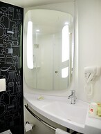 ibis Yichang Bayi Rd