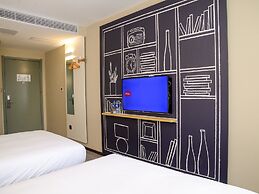 ibis Yichang Bayi Rd