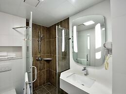 ibis Yichang Bayi Rd