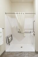 Cobblestone Hotel & Suites - Appleton International Airport