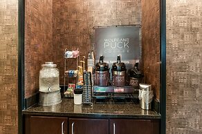 Cobblestone Hotel & Suites - Appleton International Airport