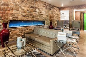 Cobblestone Hotel & Suites - Appleton International Airport