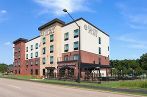 Cobblestone Hotel & Suites - Appleton International Airport