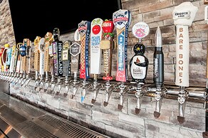 Cobblestone Hotel & Suites - Appleton International Airport