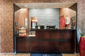 Cobblestone Hotel & Suites - Appleton International Airport