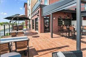 Cobblestone Hotel & Suites - Appleton International Airport