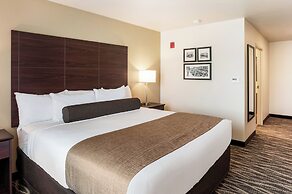 Cobblestone Hotel & Suites - Appleton International Airport