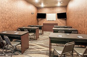 Cobblestone Hotel & Suites - Appleton International Airport