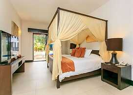 Aldea Thai 01 by Tripintravel