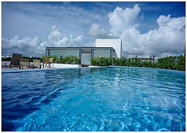 Infinito 21 PH & Jacuzzi by Tripintravel