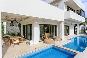 Oceanfront Exclusive Home