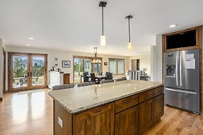Snowline Vista Lodge -- Ev #3296 3 Bedroom Home by RedAwning