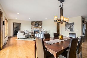 Snowline Vista Lodge -- Ev #3296 3 Bedroom Home by RedAwning