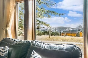 Snowline Vista Lodge -- Ev #3296 3 Bedroom Home by RedAwning