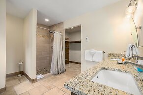 Snowline Vista Lodge -- Ev #3296 3 Bedroom Home by RedAwning