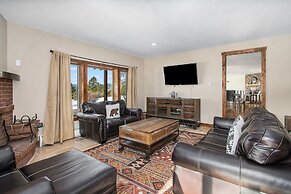 Snowline Vista Lodge -- Ev #3296 3 Bedroom Home by RedAwning